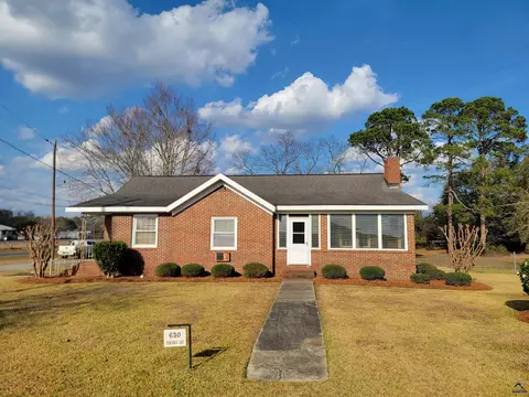 650 Third St, Unadilla, GA 31091