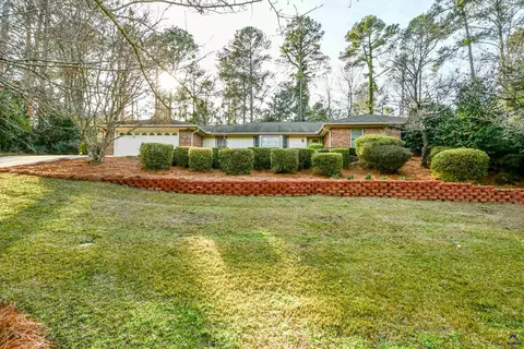 209 Lake Front Dr, Warner Robins, GA 31088