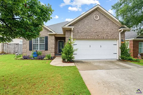 111 Montrose Ln, Centerville, GA 31028