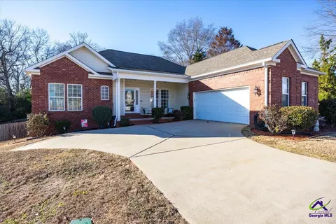 420 Southland Trl, Byron, GA 31008