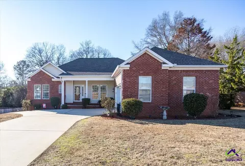420 Southland Trl, Byron, GA 31008