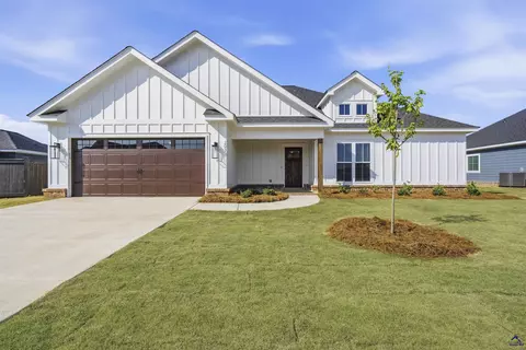 203 Sugar Creek Trl, Perry, GA 31069