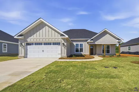 207 Sugar Creek Trl, Perry, GA 31069