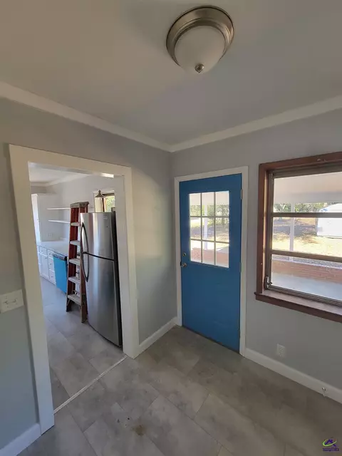 Entry Way - 161 E Cherry St, Cochran, GA 31014 photo 1 of 1