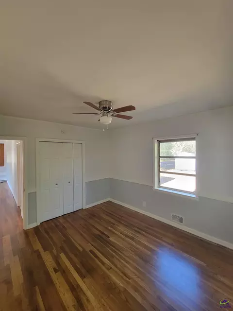 Bedroom - 161 E Cherry St, Cochran, GA 31014 photo 3 of 6
