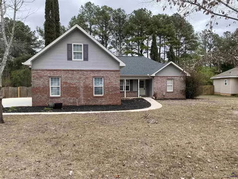 105 Eagles Ridge Ct, Perry, GA 31069