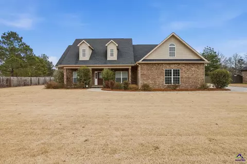 251 Hampton Oaks Way, Byron, GA 31008