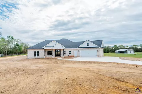 450 Jones Rd, Byron, GA 31008