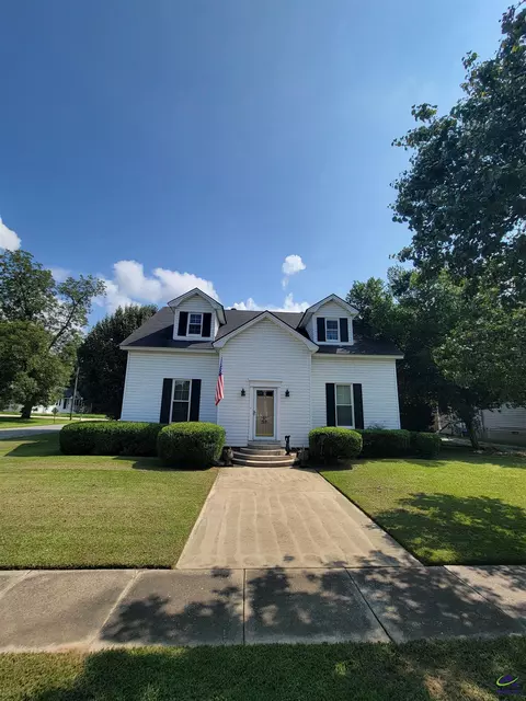51 Merritt St, Hawkinsville, GA 31036