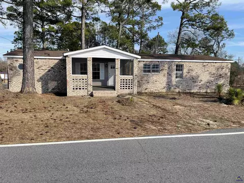 306 Dennard St, Unadilla, GA 31091