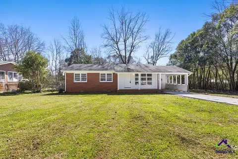 310 Ext Sunset Dr, Griffin, GA 30223