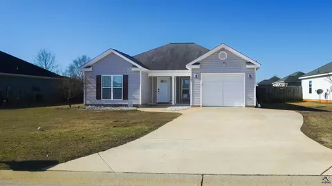 105 Ellington Ct, Perry, GA 31069
