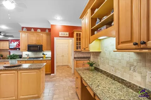 Kitchen - 383 Evergreen Rd, Dublin, GA 31021 photo 7 of 11