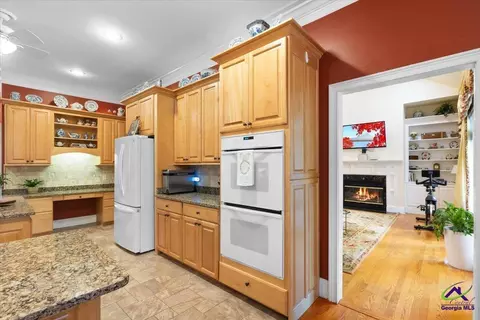 Kitchen - 383 Evergreen Rd, Dublin, GA 31021 photo 2 of 11