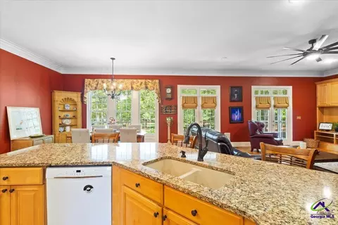 Kitchen - 383 Evergreen Rd, Dublin, GA 31021 photo 8 of 11