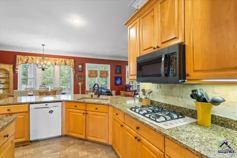 Kitchen - 383 Evergreen Rd, Dublin, GA 31021 photo 6 of 11