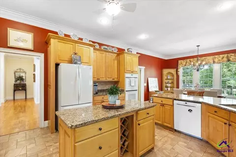 Kitchen - 383 Evergreen Rd, Dublin, GA 31021 photo 5 of 11