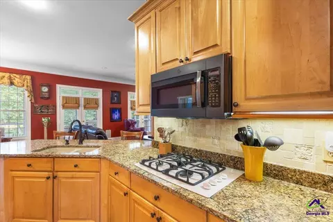 Kitchen - 383 Evergreen Rd, Dublin, GA 31021 photo 4 of 11