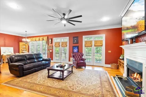 Living - 383 Evergreen Rd, Dublin, GA 31021 photo 1 of 2