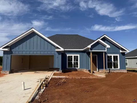 202 Sugar Creek Trl, Perry, GA 31069