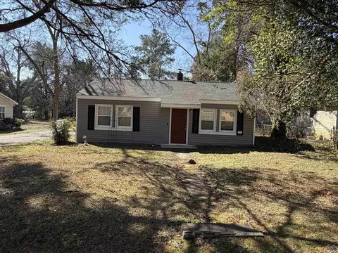 207 Eaker Dr, Warner Robins, GA 31088 photo 2