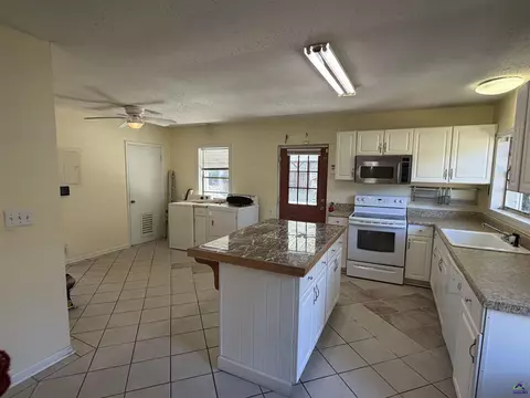 207 Eaker Dr, Warner Robins, GA 31088 photo 17