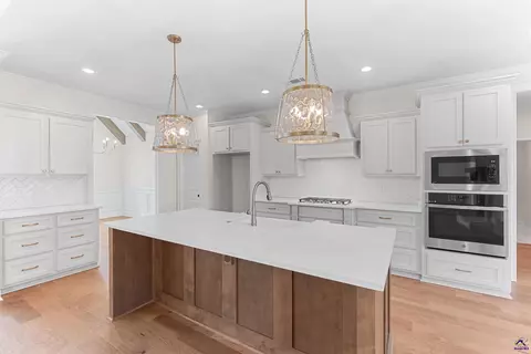 Kitchen - 100 Pridgen Pass, Perry, GA 31069 photo 6 of 11