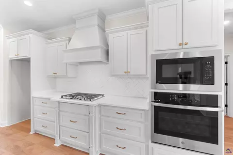 Kitchen - 100 Pridgen Pass, Perry, GA 31069 photo 7 of 11