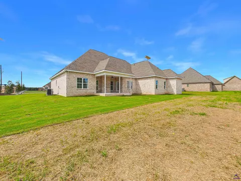 Exterior - 100 Pridgen Pass, Perry, GA 31069 photo 14 of 19