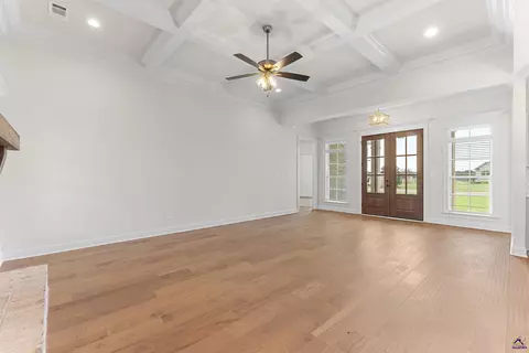 Living - 100 Pridgen Pass, Perry, GA 31069 photo 6 of 7