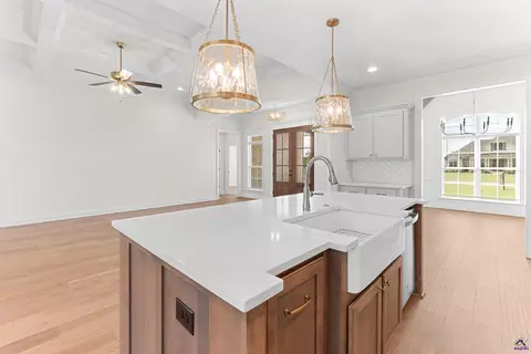 Kitchen - 100 Pridgen Pass, Perry, GA 31069 photo 10 of 11