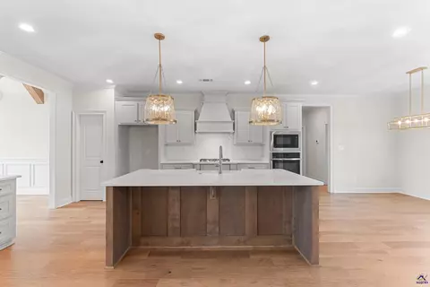 Kitchen - 100 Pridgen Pass, Perry, GA 31069 photo 3 of 11