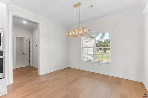 Dining - 100 Pridgen Pass, Perry, GA 31069 photo 6 of 6