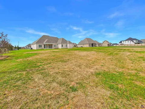 Exterior - 100 Pridgen Pass, Perry, GA 31069 photo 15 of 19