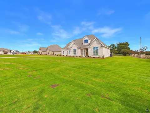 Exterior - 100 Pridgen Pass, Perry, GA 31069 photo 4 of 19