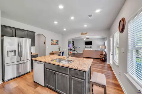 Kitchen - 215 Tyndall Way, Perry, GA 31069 photo 2 of 5