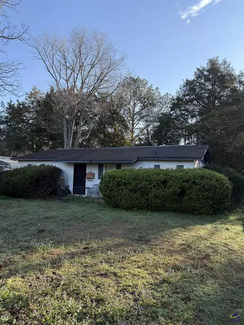 1928 S Houston Lake Rd, Kathleen, GA 31047