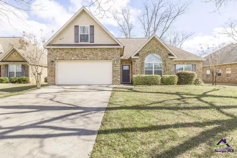 202 Greythorne Dr, Kathleen, GA 31047