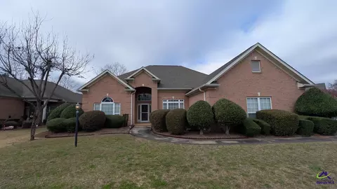104 Orchard Ln, Centerville, GA 31028