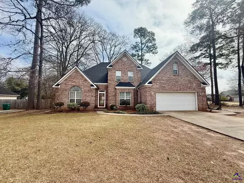 515 Quail Run Dr, Warner Robins, GA 31088