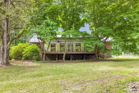 1068 Lamar Rd, Macon, GA 31210