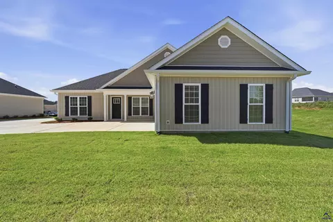 1801 Quail Ridge Ln, Perry, GA 31069