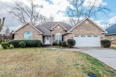214 Cheshire Dr, Warner Robins, GA 31088
