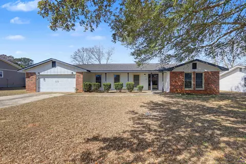 105 Mitchell Ct, Warner Robins, GA 31093