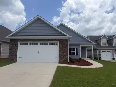 114 Fairway Oaks Dr, Perry, GA 31069