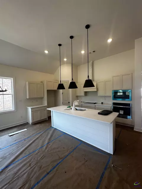 Kitchen - 4 Pleasant Oak Dr, Perry, GA 31069 photo 3 of 4