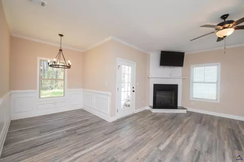 Living - 766 Natures Walk, Gray, GA 31032 photo 2 of 4