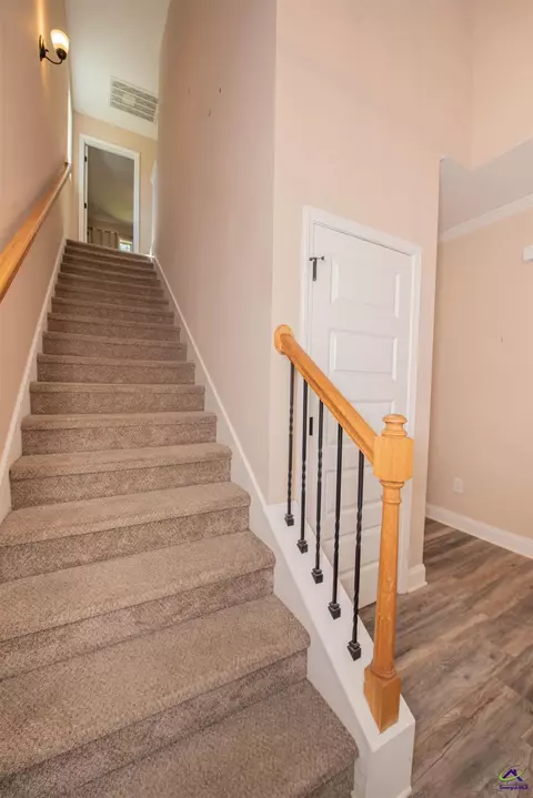 Entry Way - 766 Natures Walk, Gray, GA 31032 photo 4 of 10