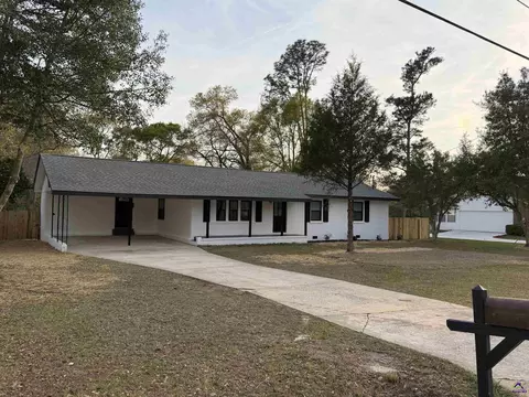 106 Crestwood Rd, Centerville, GA 31028