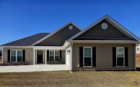 1401 Quail Ridge Ln, Perry, GA 31069